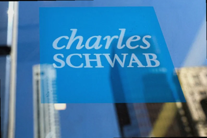 Charles Schwab: рекордная квартальная прибыль на фоне роста клиентов