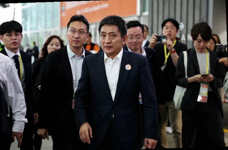 Замминистра коммерции КНР встретился с топ-менеджером Ford и призвал к росту присутствия