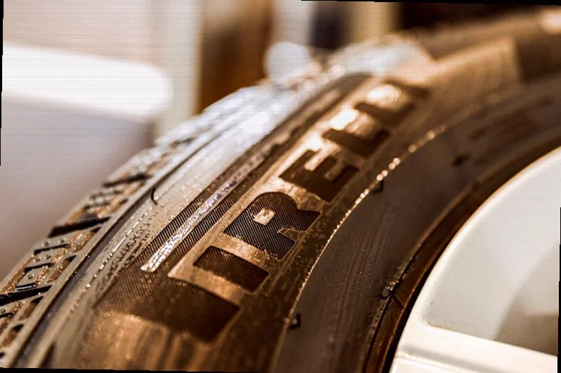 Pirelli вводит план смягчения кризиса на Ближнем Востоке и повышает цены