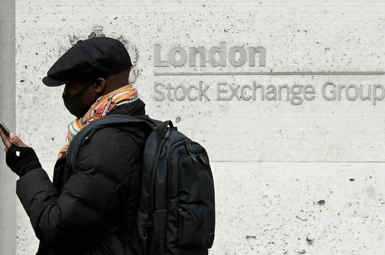 Фондовый рынок Великобритании завершил торги снижением 0,65%