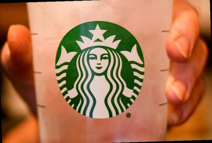 Экозаявление: пластиковые стаканы Starbucks, якобы «перерабатываемые», попадают в мусор